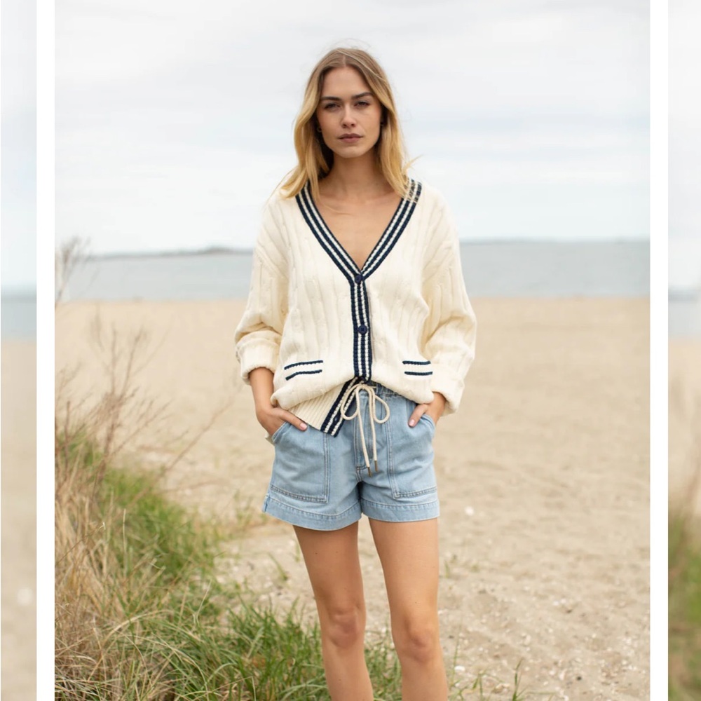 NWT's jean shorts with light wash, tie and elastic waste. Marea by Liz